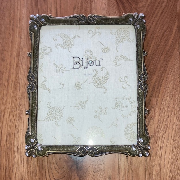 Antique style Bronze Photo Frame 8 x 10 - Picture 4 of 6